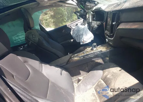 2023 Volvo Xc60 Recharge Plug-In Hybrid T8 Plus Dark Theme из США, поврежденный, VIN YV4H60DWXP1332433